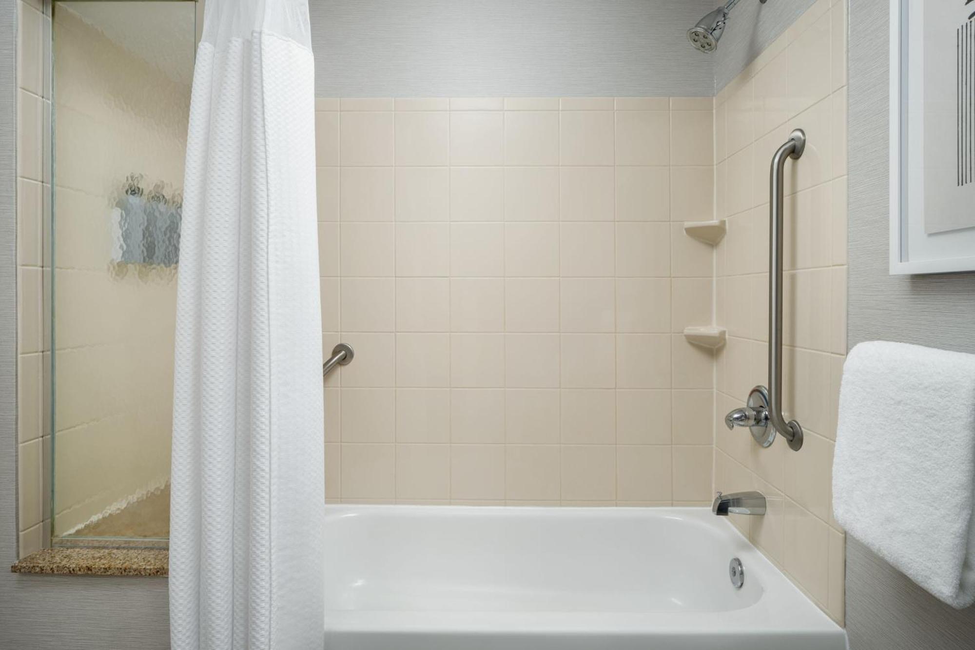 Courtyard By Marriott Kingston Hotel Luaran gambar