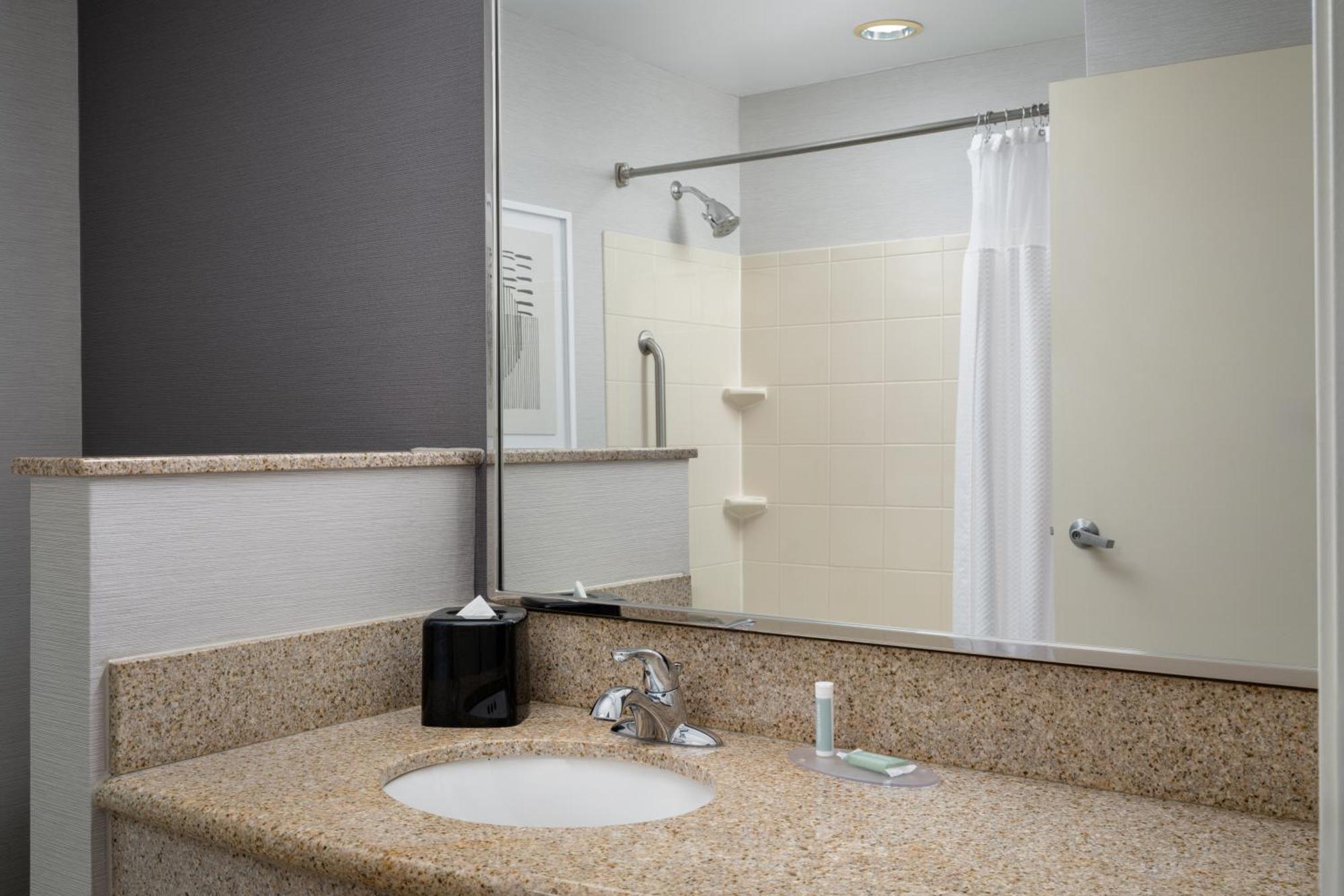 Courtyard By Marriott Kingston Hotel Luaran gambar